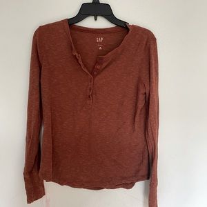 Gap Women’s Ribbed Long Sleeve Burnt Orange Henley